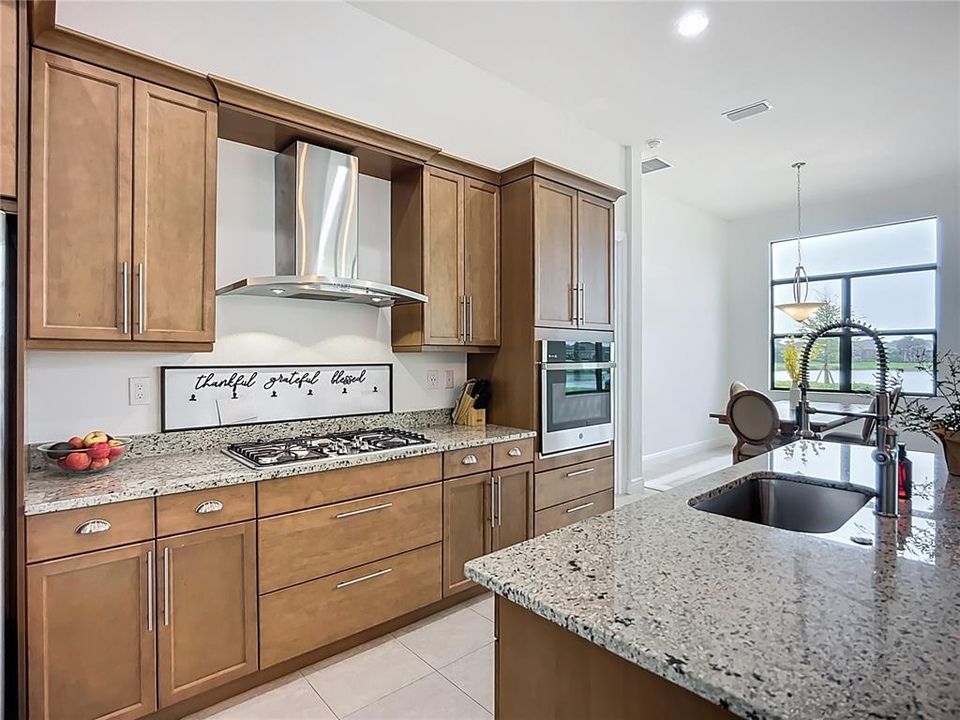 For Sale: $843,000 (3 beds, 3 baths, 2118 Square Feet)