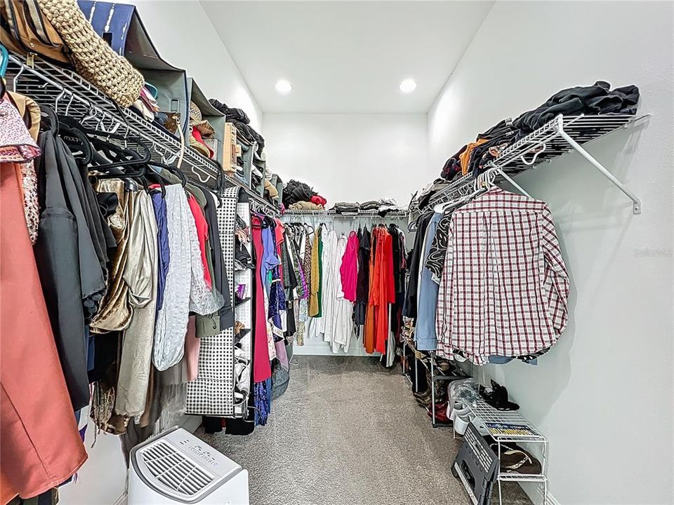 For Sale: $843,000 (3 beds, 3 baths, 2118 Square Feet)