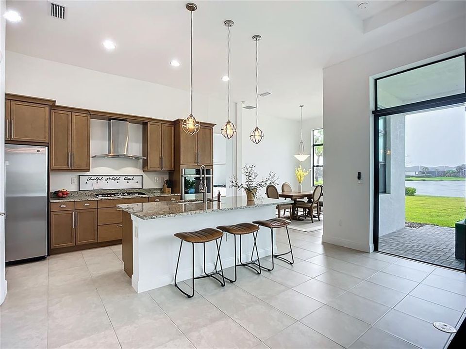 For Sale: $843,000 (3 beds, 3 baths, 2118 Square Feet)