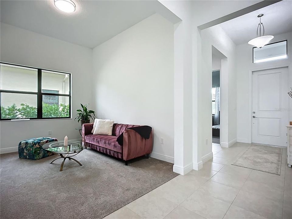 For Sale: $843,000 (3 beds, 3 baths, 2118 Square Feet)