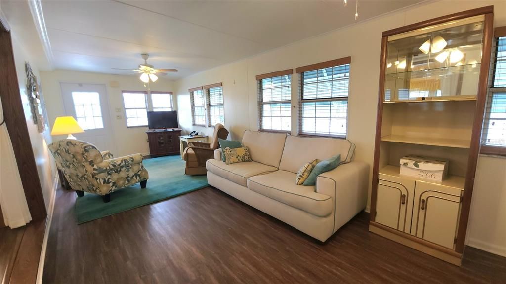 En Venta: $124,900 (1 camas, 2 baños, 816 Pies cuadrados)