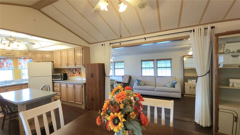 En Venta: $124,900 (1 camas, 2 baños, 816 Pies cuadrados)