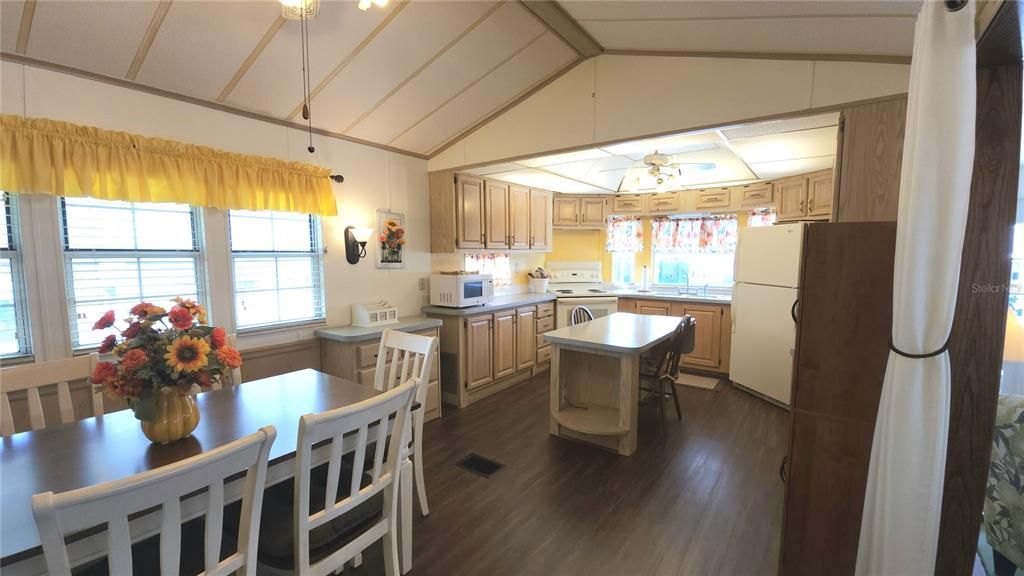 En Venta: $124,900 (1 camas, 2 baños, 816 Pies cuadrados)