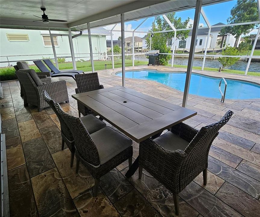 For Rent: $2,800 (3 beds, 2 baths, 1915 Square Feet)