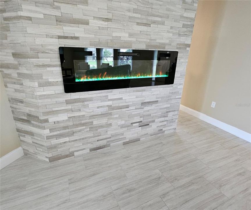 For Rent: $2,800 (3 beds, 2 baths, 1915 Square Feet)