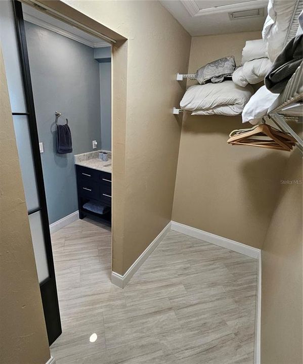 For Rent: $2,800 (3 beds, 2 baths, 1915 Square Feet)