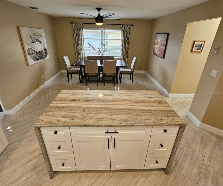 For Rent: $2,800 (3 beds, 2 baths, 1915 Square Feet)