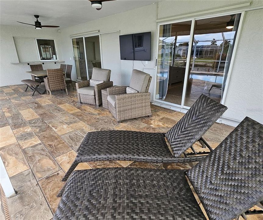 For Rent: $2,800 (3 beds, 2 baths, 1915 Square Feet)