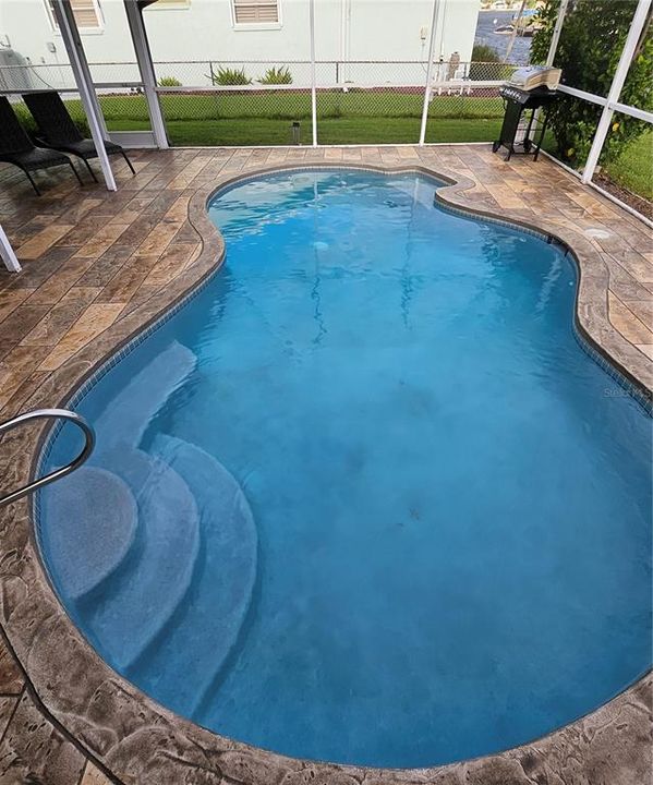 For Rent: $2,800 (3 beds, 2 baths, 1915 Square Feet)