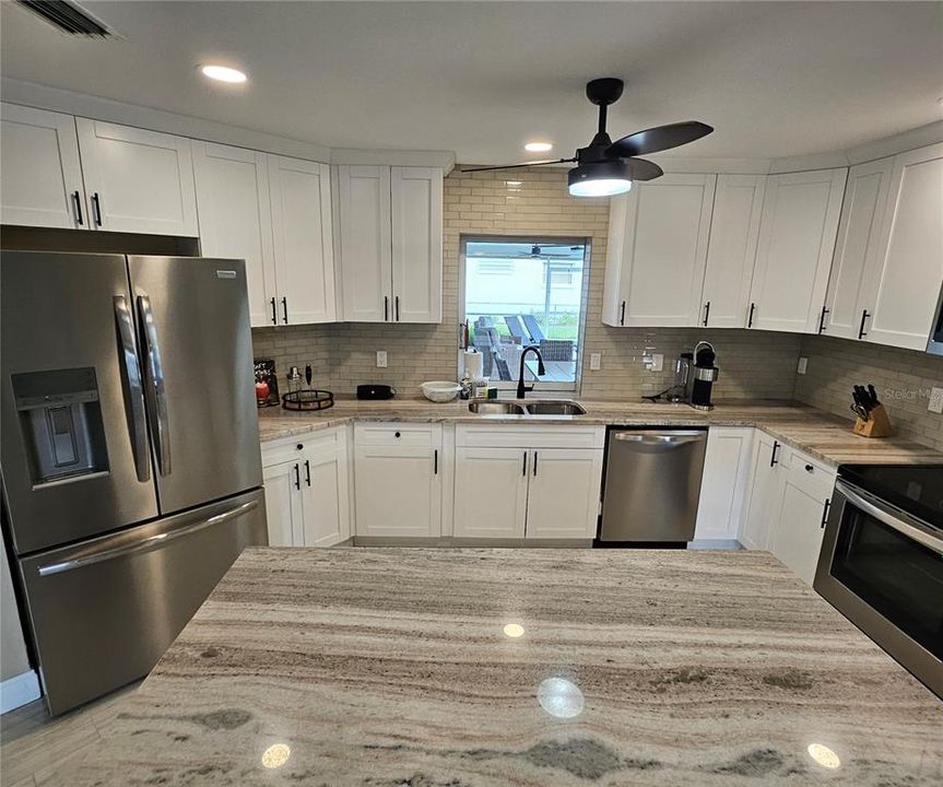 For Rent: $2,800 (3 beds, 2 baths, 1915 Square Feet)