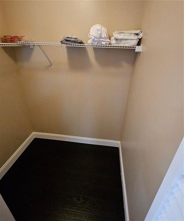 For Rent: $2,800 (3 beds, 2 baths, 1915 Square Feet)