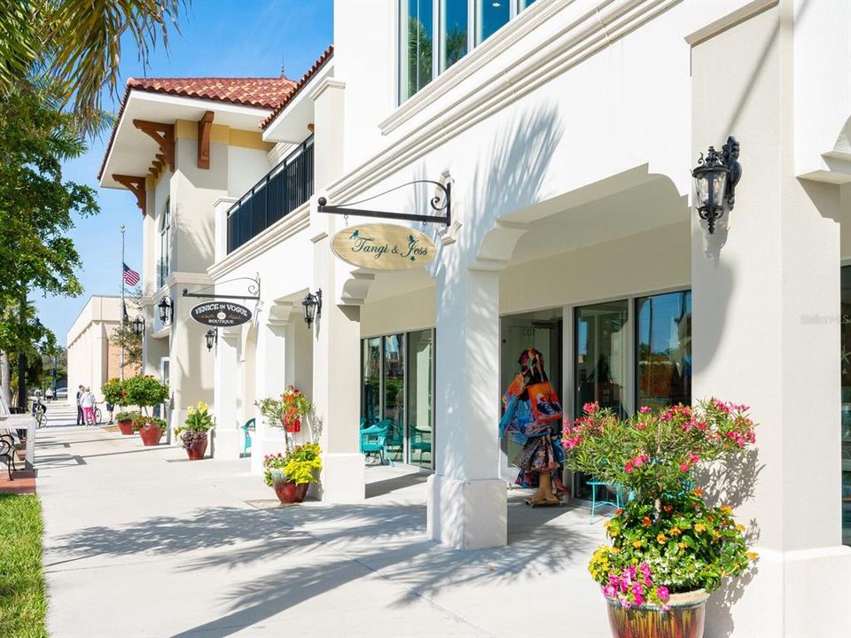 Active With Contract: $649,900 (3 beds, 2 baths, 2467 Square Feet)