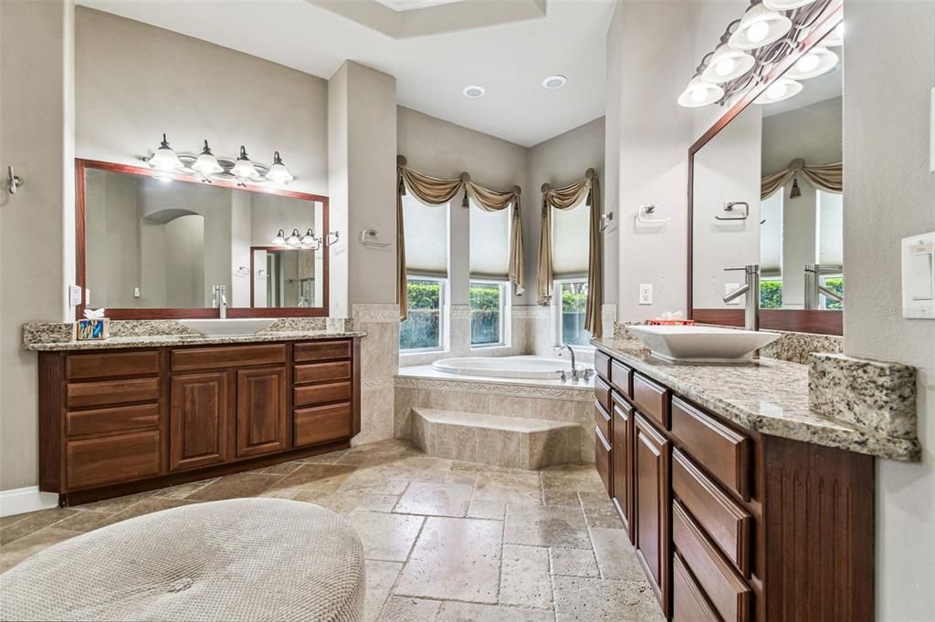 For Sale: $999,999 (5 beds, 3 baths, 3905 Square Feet)