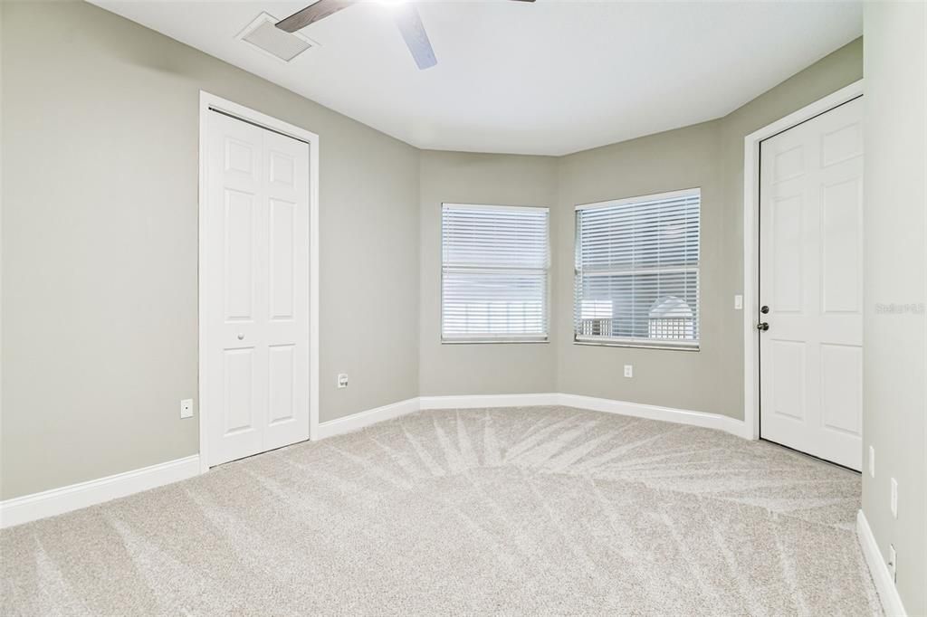 For Sale: $999,999 (5 beds, 3 baths, 3905 Square Feet)