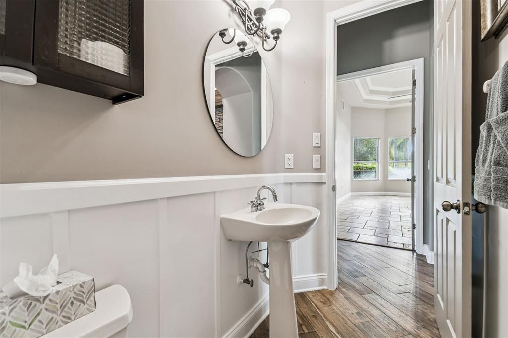 For Sale: $999,999 (5 beds, 3 baths, 3905 Square Feet)