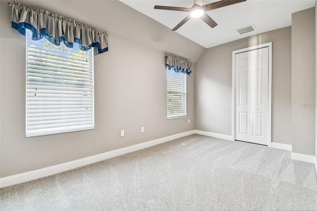 For Sale: $999,999 (5 beds, 3 baths, 3905 Square Feet)