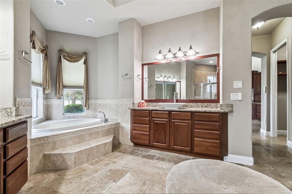 For Sale: $999,999 (5 beds, 3 baths, 3905 Square Feet)