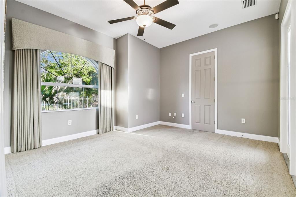 For Sale: $999,999 (5 beds, 3 baths, 3905 Square Feet)