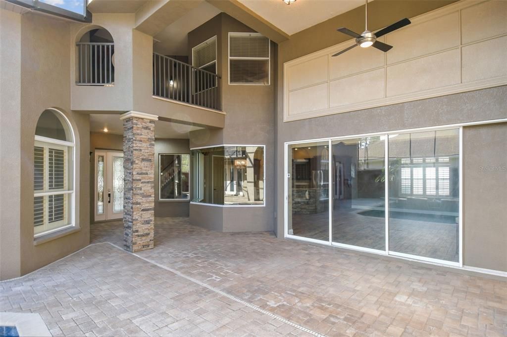 For Sale: $999,999 (5 beds, 3 baths, 3905 Square Feet)