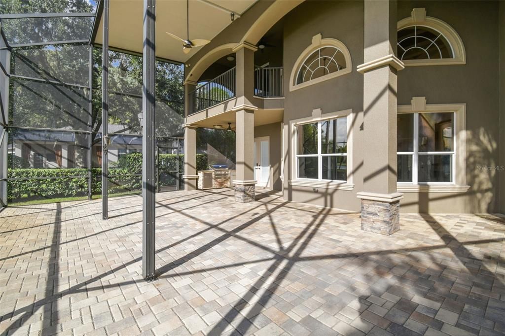 For Sale: $999,999 (5 beds, 3 baths, 3905 Square Feet)