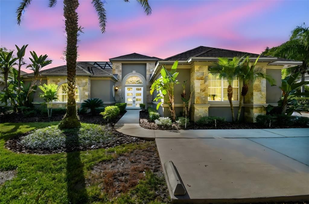 For Sale: $999,999 (5 beds, 3 baths, 3905 Square Feet)