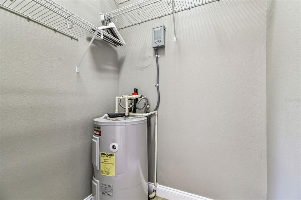 For Sale: $999,999 (5 beds, 3 baths, 3905 Square Feet)