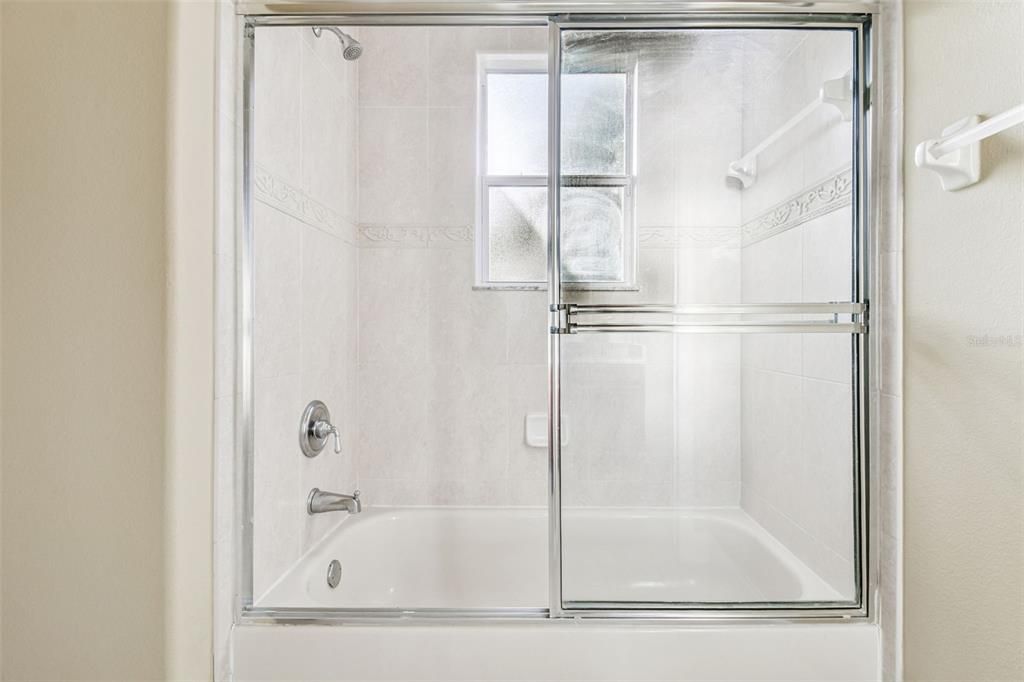 For Sale: $999,999 (5 beds, 3 baths, 3905 Square Feet)