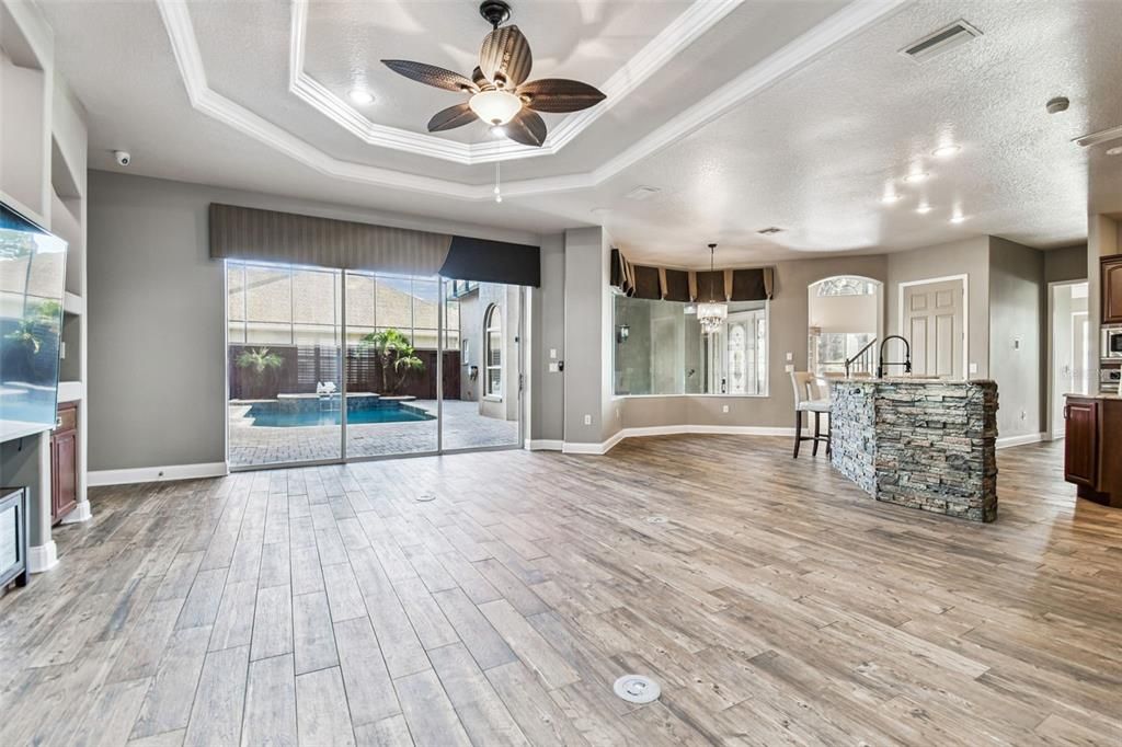 For Sale: $999,999 (5 beds, 3 baths, 3905 Square Feet)