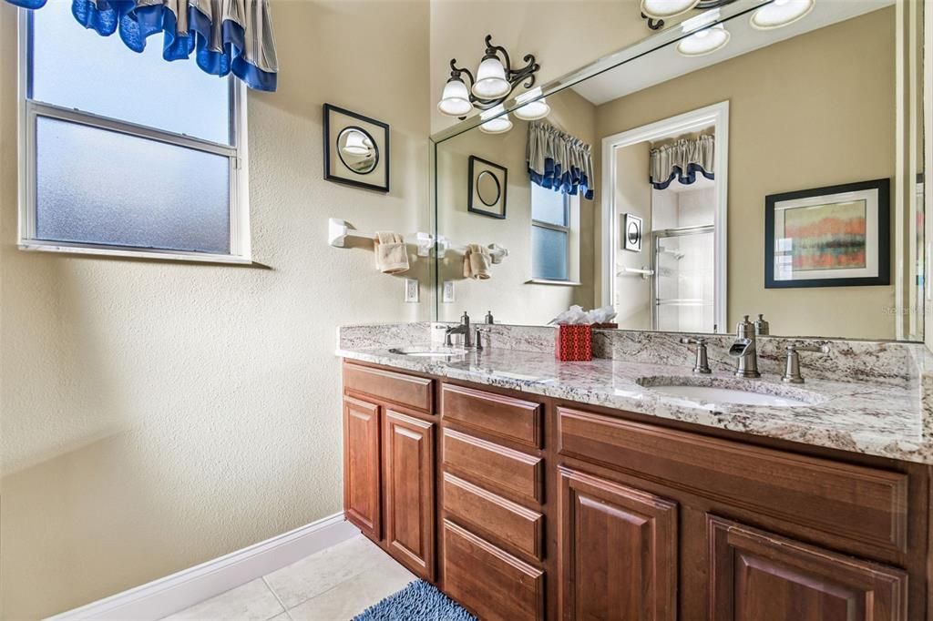 For Sale: $999,999 (5 beds, 3 baths, 3905 Square Feet)