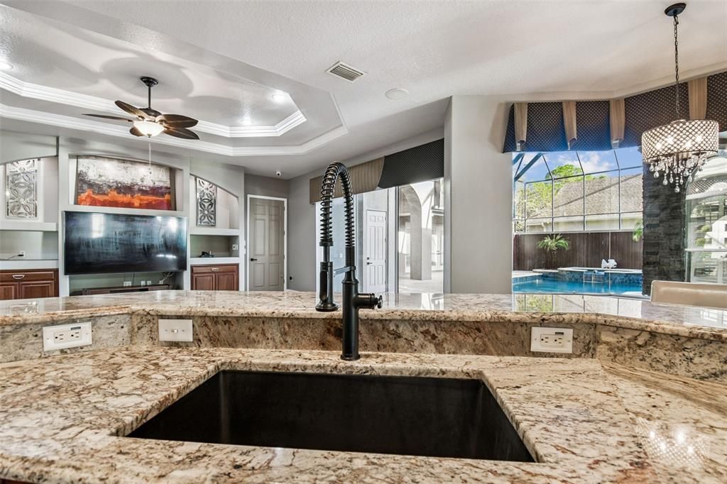 For Sale: $999,999 (5 beds, 3 baths, 3905 Square Feet)