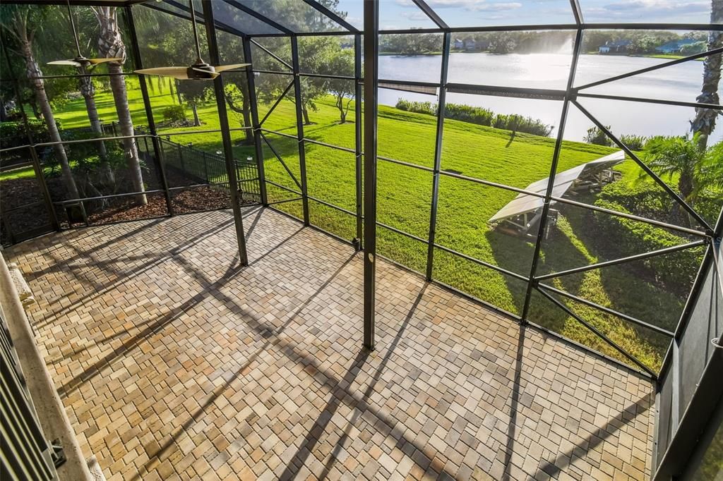 For Sale: $999,999 (5 beds, 3 baths, 3905 Square Feet)