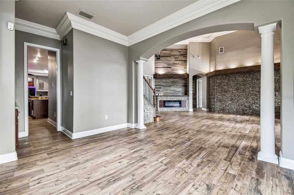 For Sale: $999,999 (5 beds, 3 baths, 3905 Square Feet)