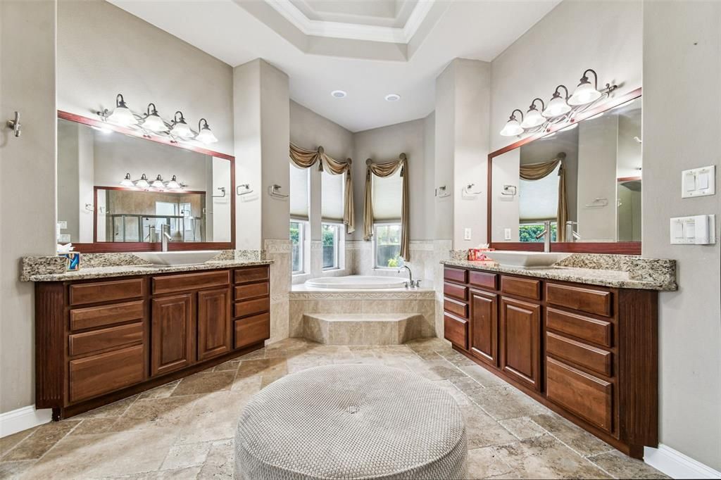 For Sale: $999,999 (5 beds, 3 baths, 3905 Square Feet)