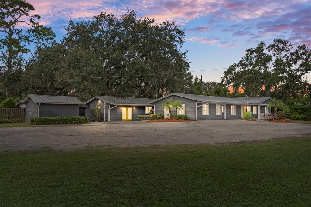 合同活跃: $1,200,000 (0 贝兹, 0 浴室, 2739 平方英尺)