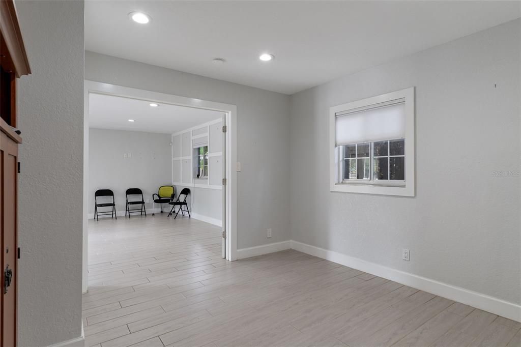 合同活跃: $1,200,000 (0 贝兹, 0 浴室, 2739 平方英尺)