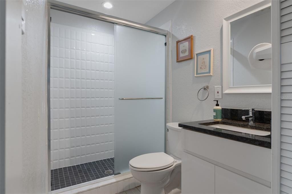 合同活跃: $1,200,000 (0 贝兹, 0 浴室, 2739 平方英尺)