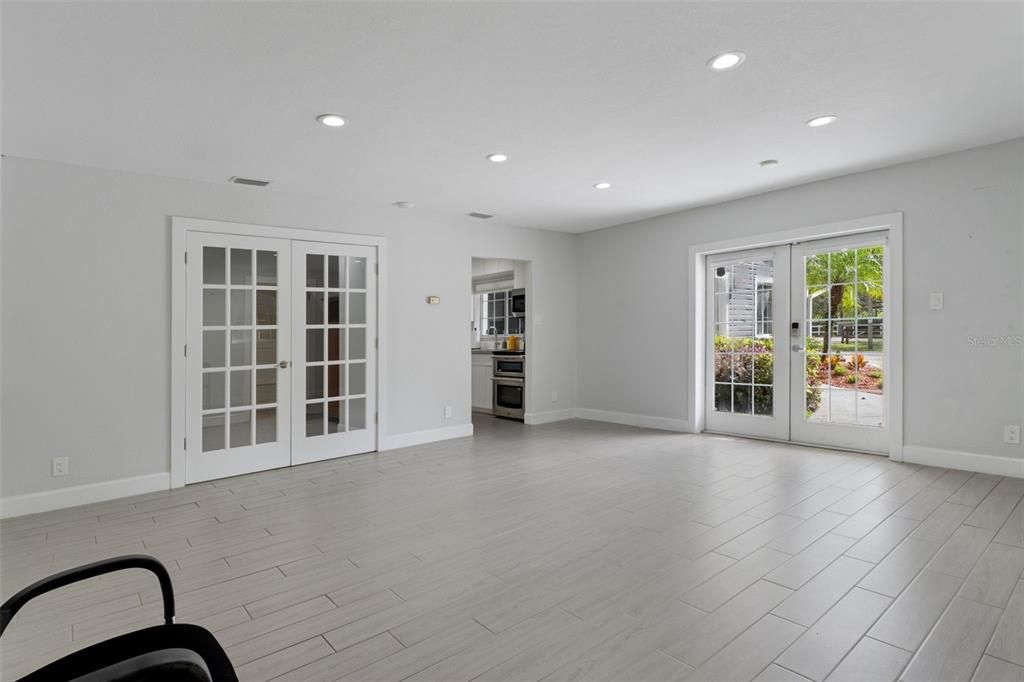 合同活跃: $1,200,000 (0 贝兹, 0 浴室, 2739 平方英尺)