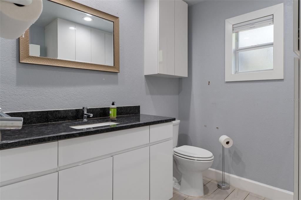 合同活跃: $1,200,000 (0 贝兹, 0 浴室, 2739 平方英尺)