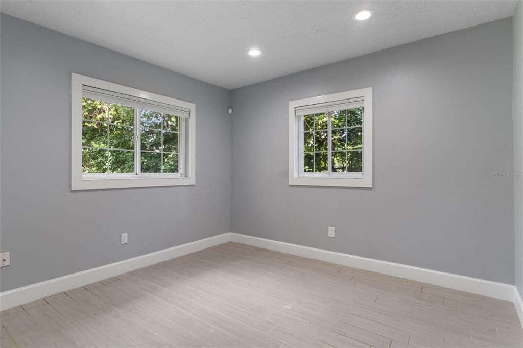 合同活跃: $1,200,000 (0 贝兹, 0 浴室, 2739 平方英尺)