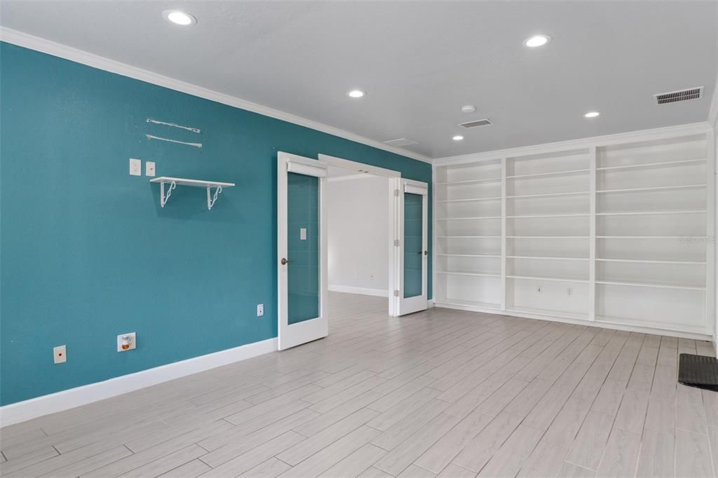 合同活跃: $1,200,000 (0 贝兹, 0 浴室, 2739 平方英尺)