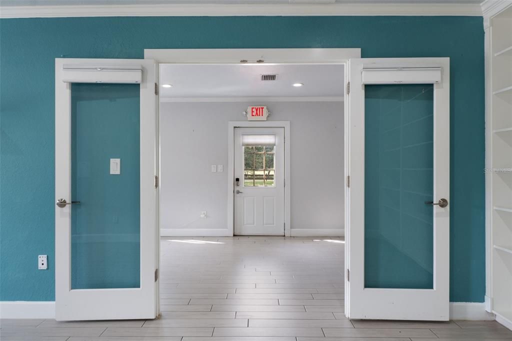 合同活跃: $1,200,000 (0 贝兹, 0 浴室, 2739 平方英尺)