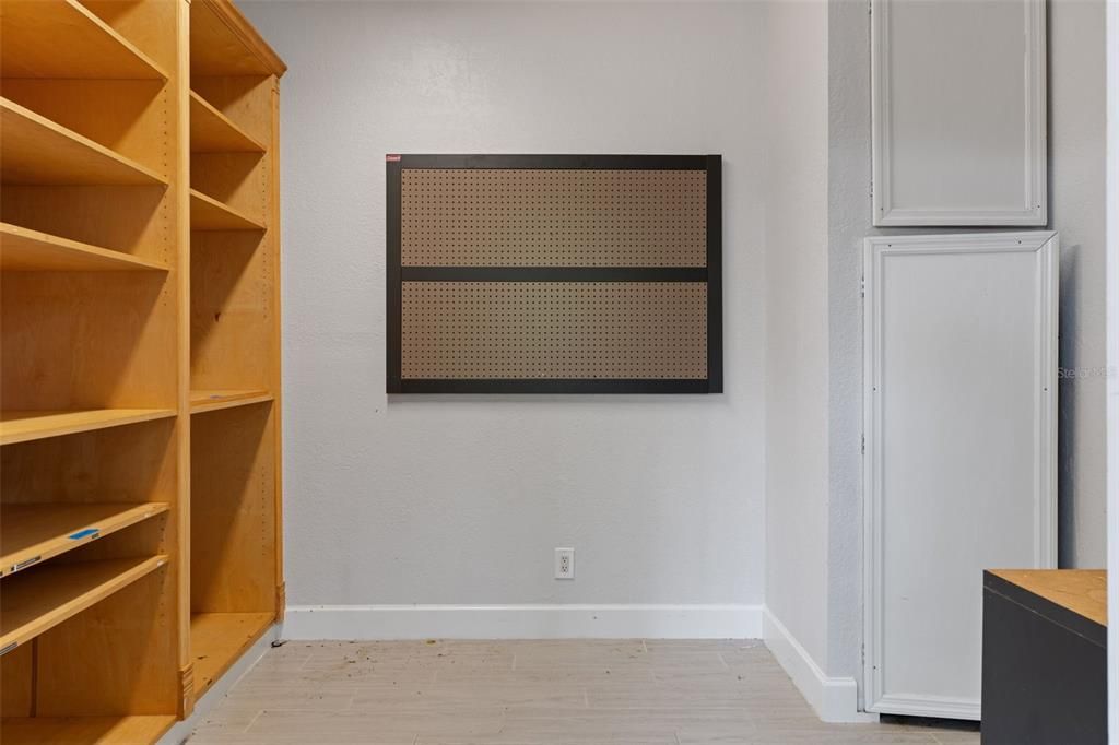 合同活跃: $1,200,000 (0 贝兹, 0 浴室, 2739 平方英尺)