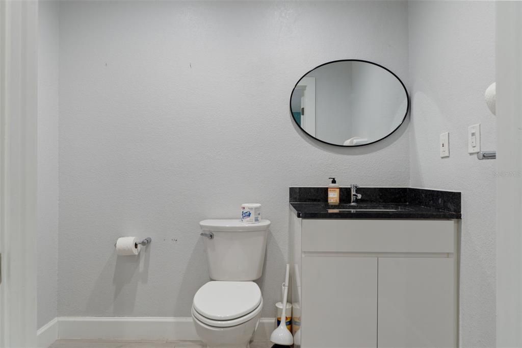 合同活跃: $1,200,000 (0 贝兹, 0 浴室, 2739 平方英尺)