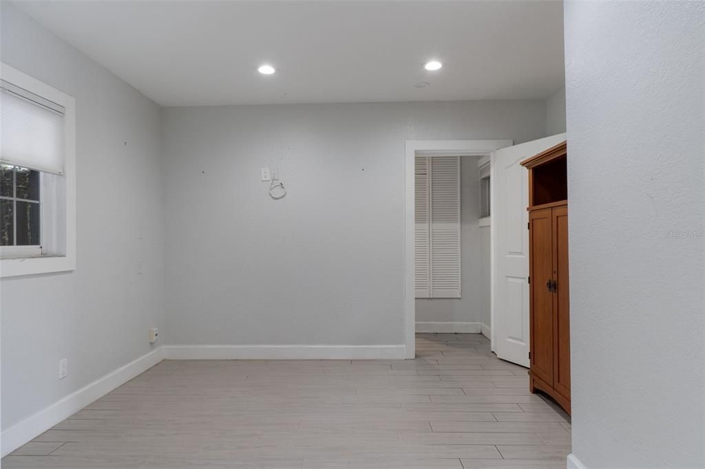 合同活跃: $1,200,000 (0 贝兹, 0 浴室, 2739 平方英尺)