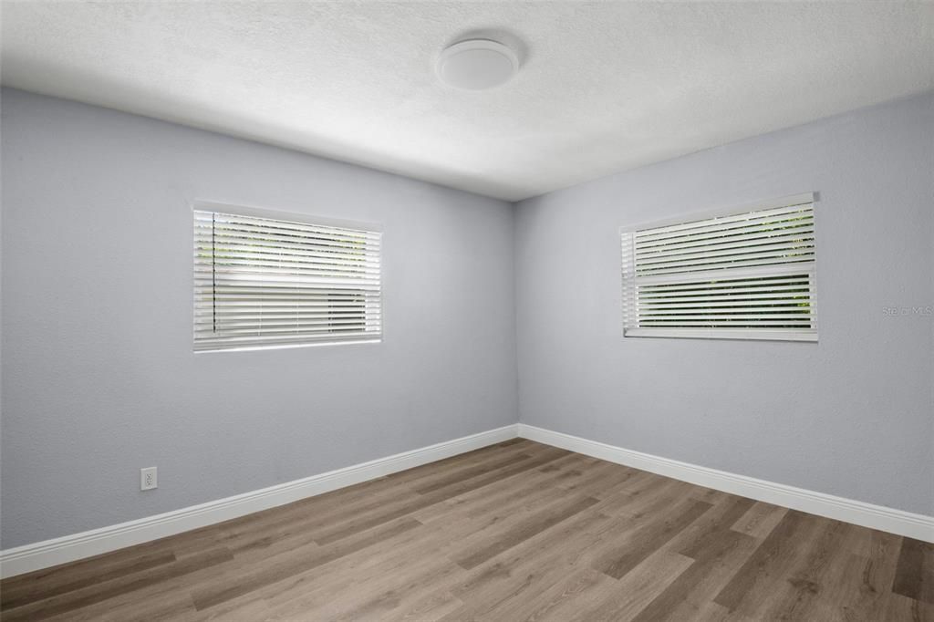 Activo con contrato: $367,000 (3 camas, 2 baños, 1105 Pies cuadrados)