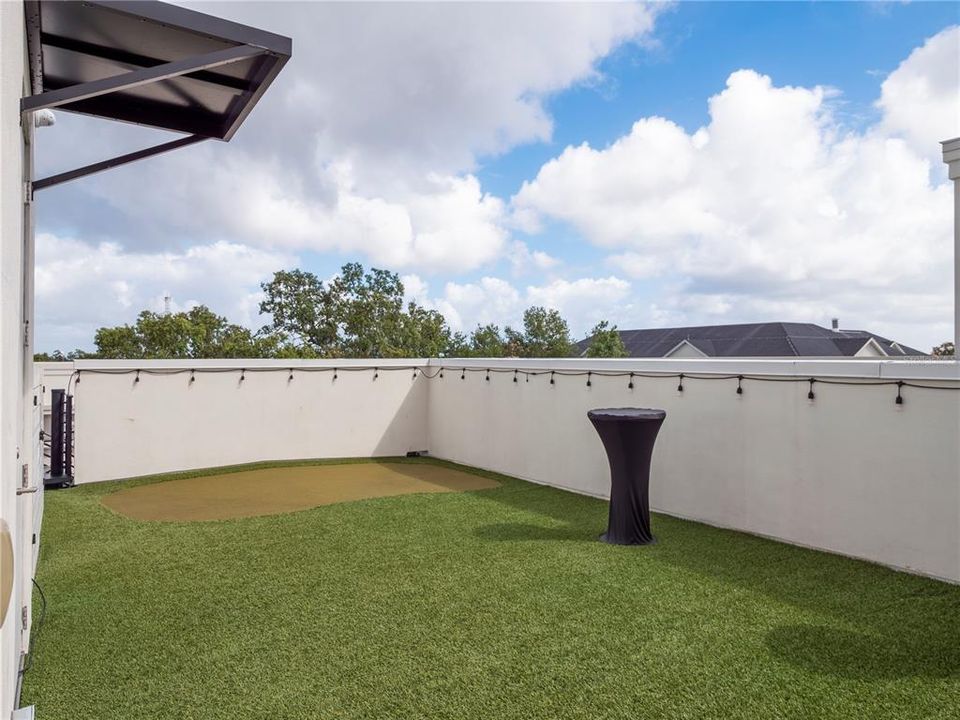 Active With Contract: $1,950,000 (3 beds, 3 baths, 3027 Square Feet)