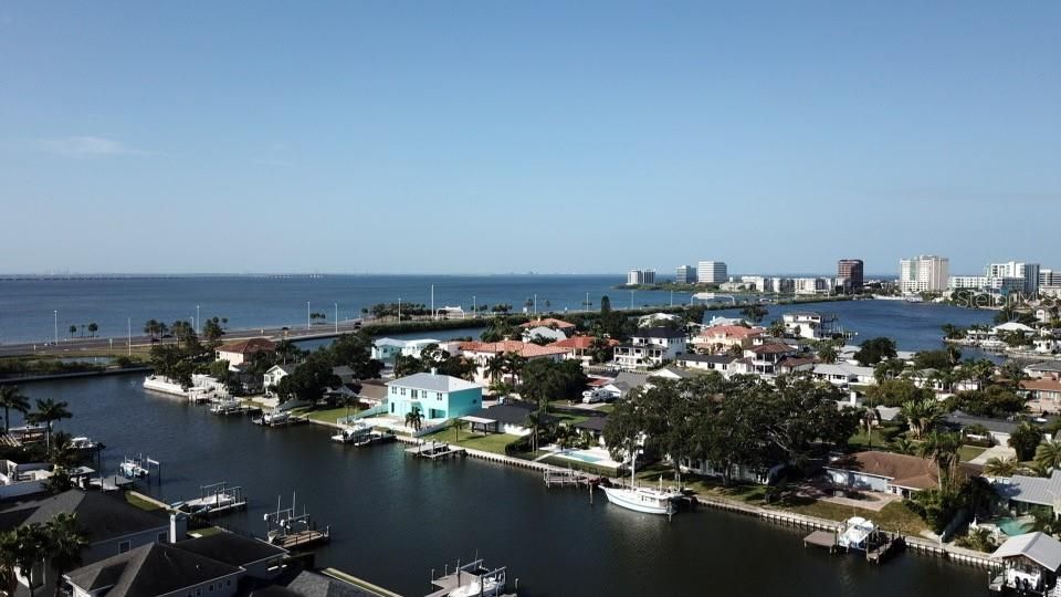 На продажу: $695,000 (0.20 acres)