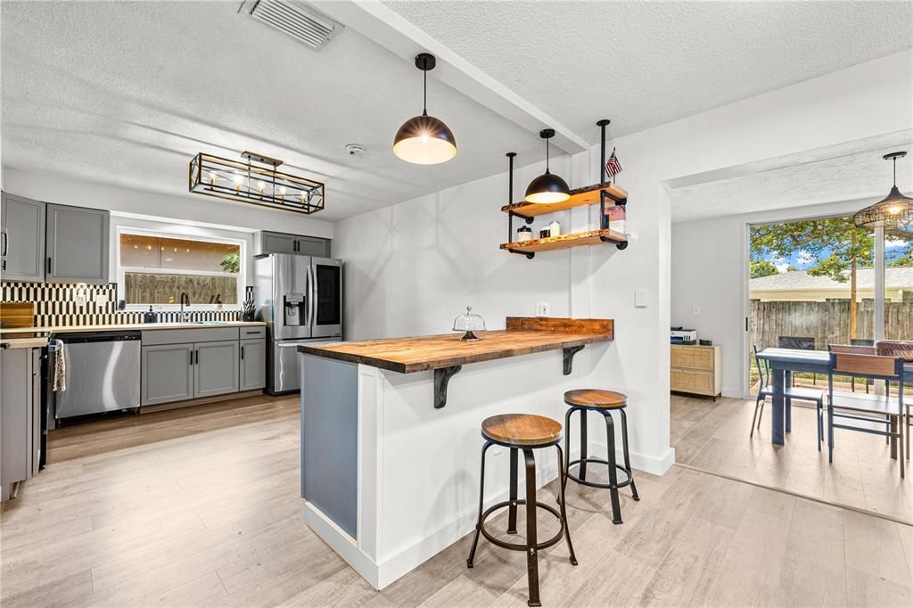 For Sale: $499,000 (3 beds, 2 baths, 1599 Square Feet)