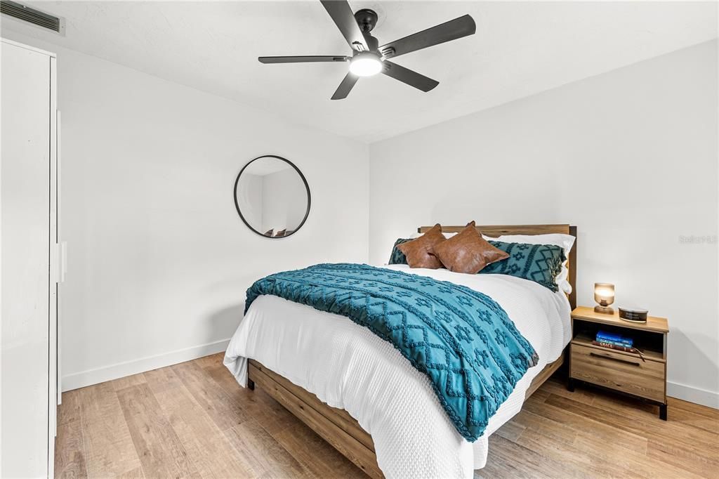 For Sale: $499,000 (3 beds, 2 baths, 1599 Square Feet)