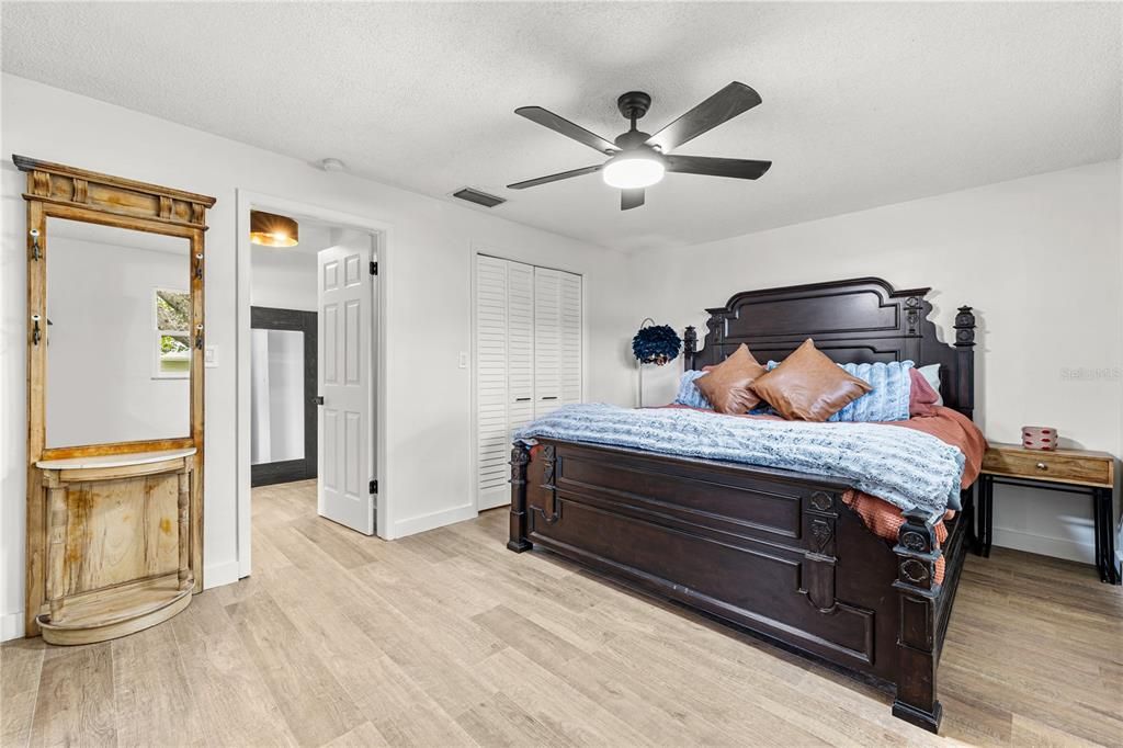 For Sale: $499,000 (3 beds, 2 baths, 1599 Square Feet)